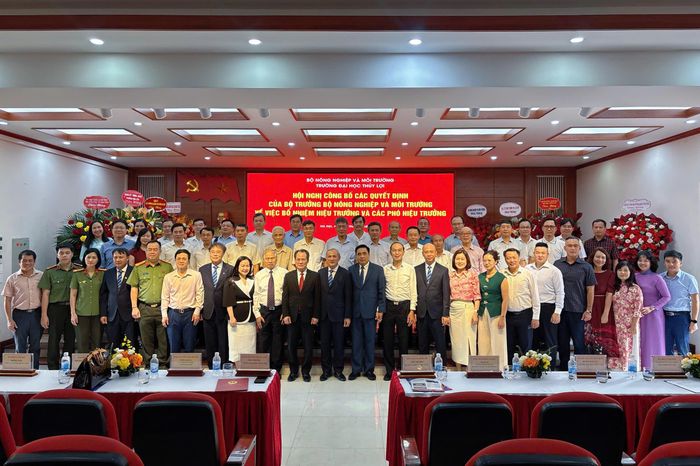 Các đại biểu tham dự Hội nghị.