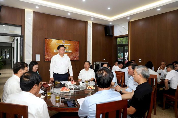 Quang cảnh chương trình Cà phê doanh nhân phiên thứ tư.
