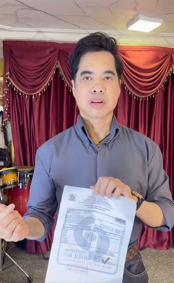 Ca sĩ Ngọc Sơn là người mở màn cho trào lưu nghệ sĩ tự test ma túy để chứng minh sự “trong sáng” của mình
