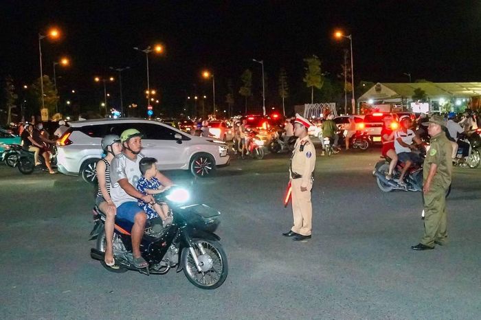 Lực lượng Công an chủ động phương án đảm bảo an ninh, an toàn, tạo điều kiện thuận lợi cho du khách.