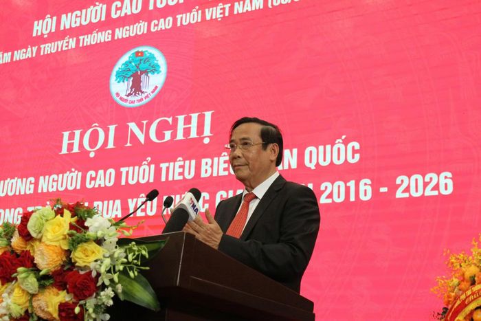 Ông Nguyễn Thanh Bình, Chủ tịch Hội Người cao tuổi Việt Nam phát biểu khai mạc hội nghị.