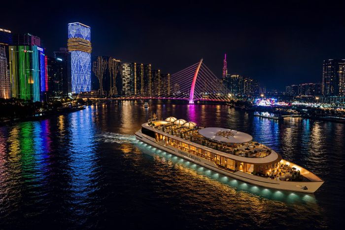 Phối cảnh Du thuyền Amiral Cruises for Presidents trên sông Sài Gòn
