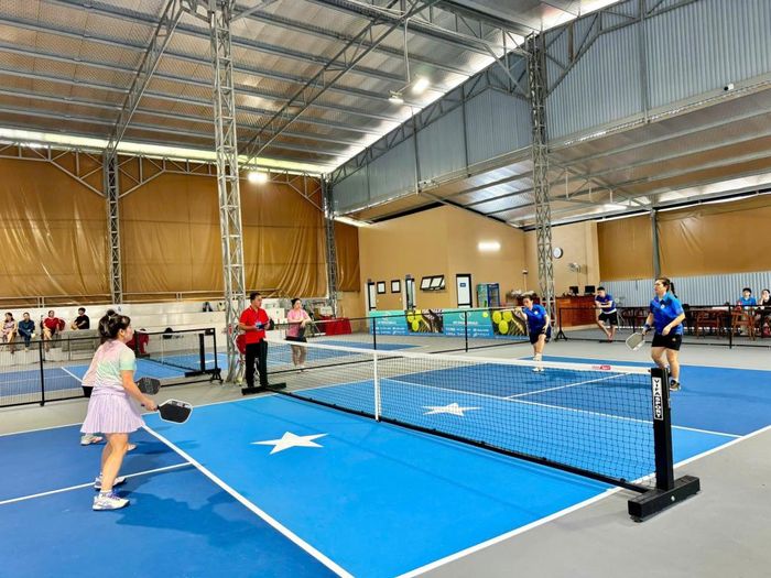 Các đơn vị trong Cụm thi đua số 2, Liên đoàn Lao động tỉnh giao lưu Pickleball.
