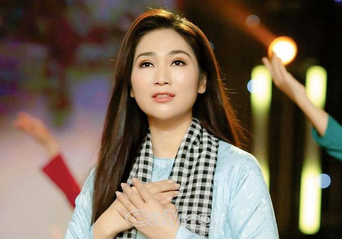 NSƯT Như Huỳnh sở hữu lượng người theo dõi đông đảo trên YouTube, cho thấy sức hút của cải lương trên nền tảng số.