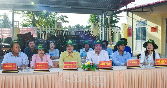 Phó Chủ tịch UBND tỉnh Ngô Vũ Thăng dự lễ phát động hưởng ứng Ngày môi trường thế giới và ra quân thực hiện phong trào “Toàn dân chung tay bảo vệ môi trường vì một Việt Nam xanh - sạch - đẹp” tại xã Châu Thới.