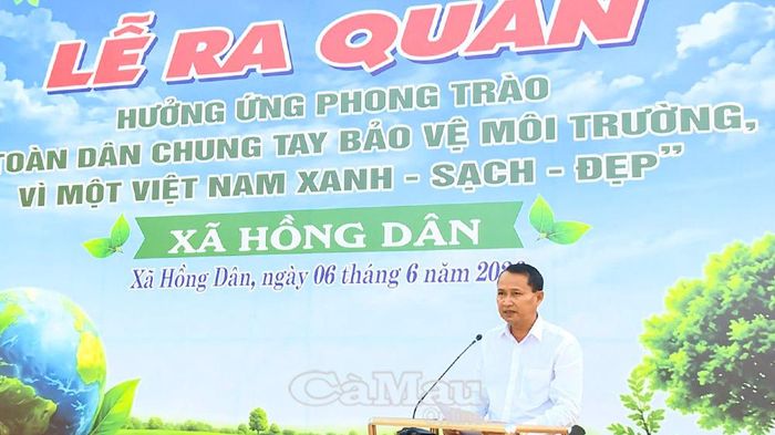Đồng chí Danh Sơn, Chủ tịch Ủy ban MTTQ Việt Nam Xã Hồng Dân, phát động, kêu gọi toàn dân tích cực tham gia các hoạt động bảo vệ môi trường.