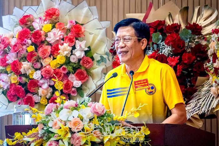 Ông Hà Thanh Hùng, nguyên Chánh án Tòa án nhân dân tỉnh Cà Mau, Chủ tịch Liên đoàn Bóng bàn tỉnh Cà Mau đại diện Ban chấp hành phát biểu thể hiện sự quyết tâm, nỗ lực cho một nhiệm kỳ nhiều kết quả nổi bật của bóng bàn tỉnh Cà Mau