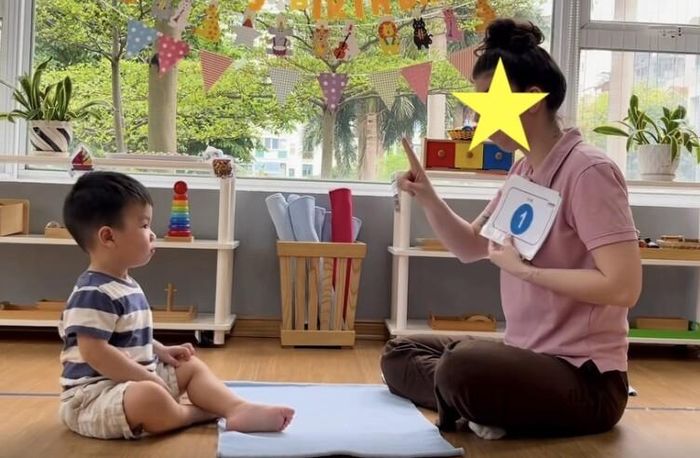 Lido còn nhỏ nhưng đã "nhạy" với ngôn ngữ.
