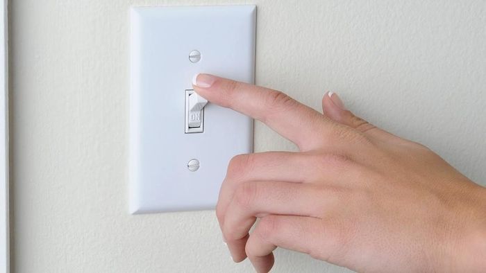 Luôn tắt các thiết bị điện khi không sử dụng. Ảnh minh họa