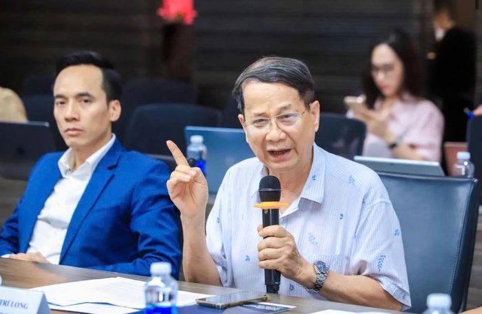 TS. Ngô Trí Long, nguyên Viện trưởng Viện Nghiên cứu Thị trường - Giá cả (Bộ Tài chính) phát biểu tại hội thảo.