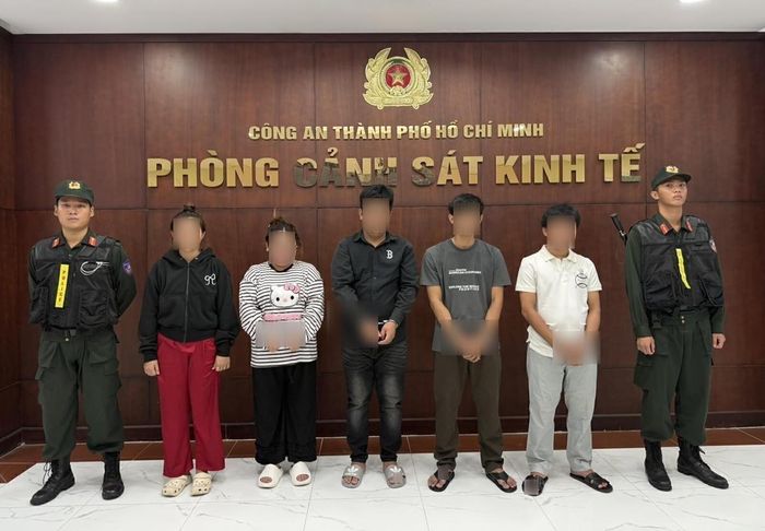 Phòng Cảnh sát Kinh tế Công an TP.HCM cho biết đã khởi tố bị can, bắt tạm giam 5 đối tượng để điều tra về hành vi xâm phạm quyền sở hữu công nghiệp. Ảnh: Công an TP.HCM