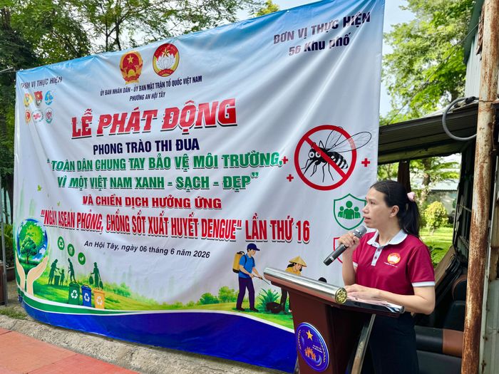 Bà Bùi Thị Như Hoa, Chủ tịch Ủy ban MTTQ Việt Nam phường An Hội Tây đọc lời kêu gọi