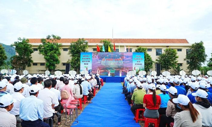 Quang cảnh tại buổi lễ phát động.