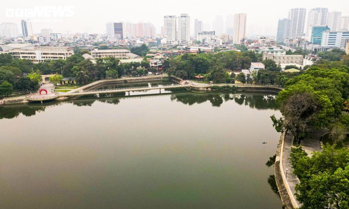 Tương tự, Công viên Nghĩa Đô cũng đã hoàn thành các hạng mục cải tạo và mở rộng không gian công cộng. 