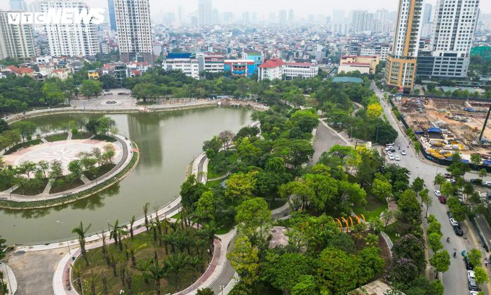 Các hạng mục nâng cấp hồ điều hòa, trạm bơm và hệ thống thoát nước đang được triển khai đồng thời tại nhiều khu vực trên địa bàn Hà Nội. Trong đó có các công trình nằm trong phạm vi Công viên Cầu Giấy, nơi vừa hoàn thành dự án cải tạo cảnh quan.