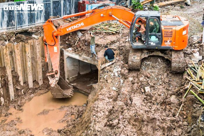 Đây là một trong những công trình được kỳ vọng góp phần tăng khả năng tiêu thoát nước cho khu vực phía Nam Hà Nội, nơi thường xuyên chịu áp lực khi xuất hiện các trận mưa lớn.
