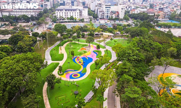 Sau khi được đầu tư cải tạo với kinh phí khoảng 66 tỷ đồng, Công viên Cầu Giấy đã có diện mạo khang trang hơn, đáp ứng nhu cầu vui chơi, thư giãn và rèn luyện thể chất của người dân.
