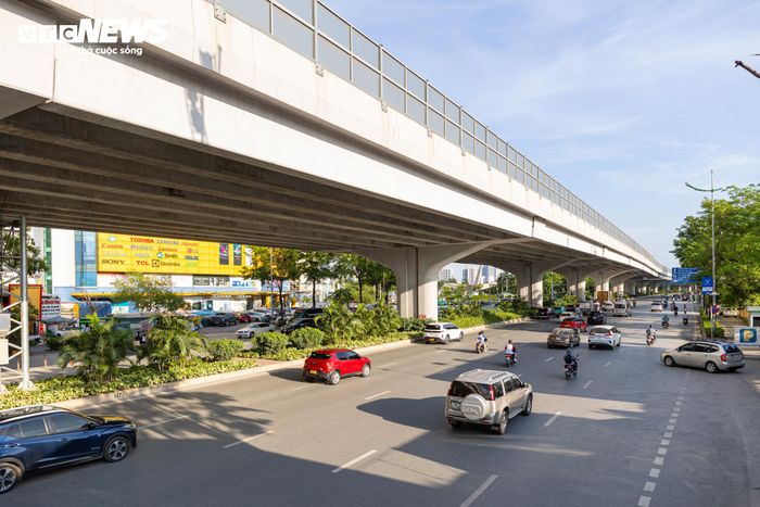 Việc đưa vào khai thác đoạn Vành đai 3 trên cao từ cầu Mai Dịch đến cầu Thăng Long cùng dự án mở rộng đường Phạm Văn Đồng đã góp phần nâng cao năng lực lưu thông, giảm áp lực giao thông tại khu vực cửa ngõ phía Tây Hà Nội, đồng thời tăng cường kết nối giữa trung tâm thành phố với các tuyến giao thông hướng tâm và liên vùng.