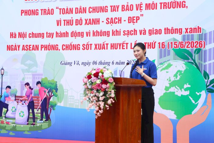 Á hậu 2 Hoa hậu Biển đảo Việt Nam 2025 Nguyễn Tường Vy phát biểu hưởng ứng. Ảnh: TT
