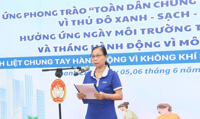Bà Trương Thị Minh Khoa – Bí thư Chi bộ, Trưởng Ban Công tác Mặt trận TDP số 1, KTT 56+664 đại diện cho các TDP bày tỏ sự hưởng ứng mạnh mẽ đối với phong trào. Ảnh: PV