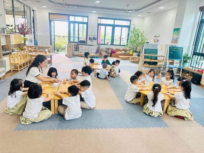 Học sinh Trường Mầm non Phúc Lộc được học tập trong môi trường giàu tính khám phá và truyền cảm hứng. Ảnh: PL