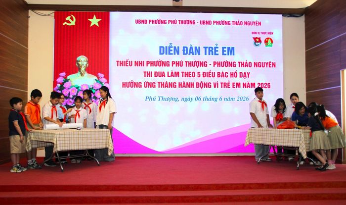Chương trình giao lưu, tìm hiểu kiến thức về lịch sử, văn hóa và danh lam thắng cảnh của Hà Nội và Sơn La. Ảnh: Cao Kỳ