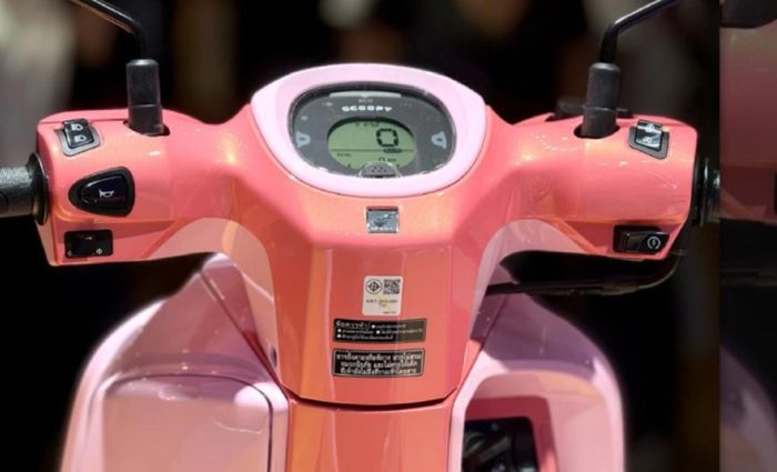 Honda cũng trang bị cho Scoopy màn hình kỹ thuật số
