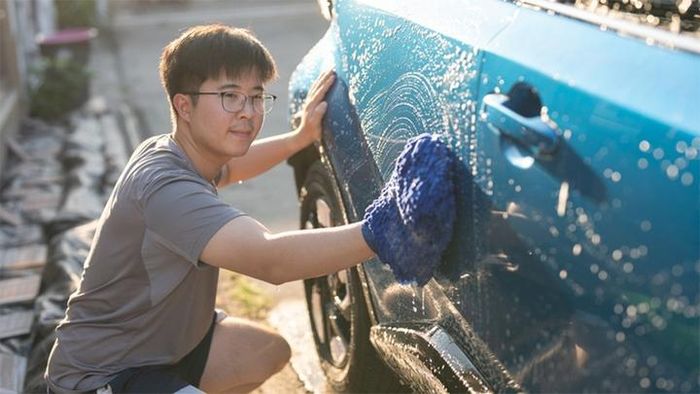  Theo Cassie, đàn ông chăm chỉ dọn rửa xe ô tô là một dấu hiệu báo động đỏ. 