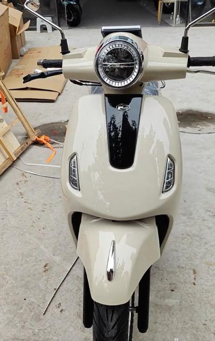 Thiết kế của Kymco KR150 không cồng kềnh như xe châu Âu
