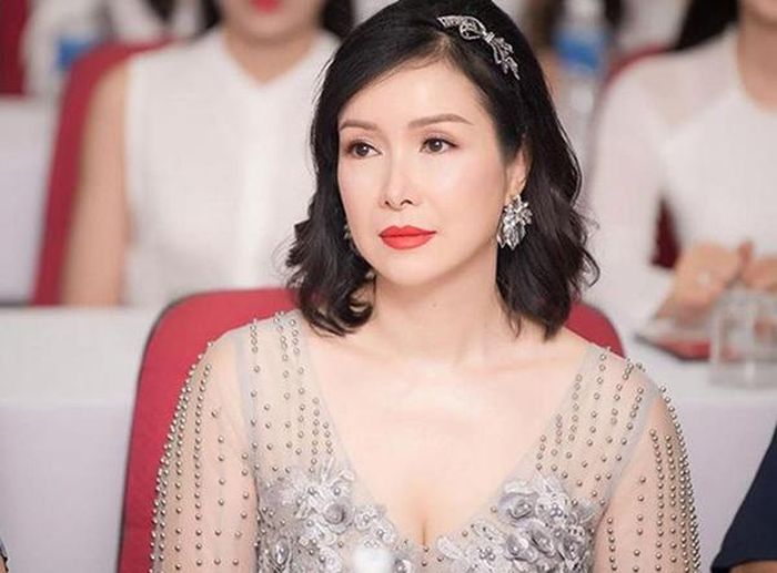 Về cuộc sống riêng tư, sau 38 năm đăng quang, Bùi Bích Phương có hạnh phúc và trọn vẹn bên chồng và hai con. Chị lấy chồng là Tiến sĩ Kinh tế học và yêu thương chị chân thành.