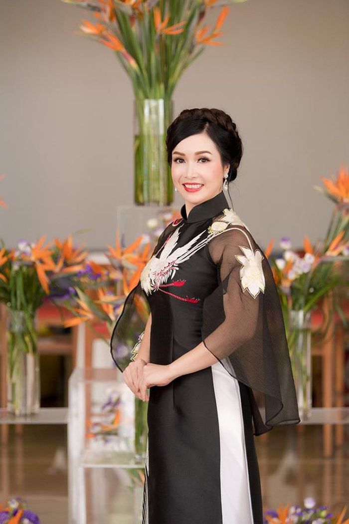Là người đẹp đầu tiên giành vương miện cuộc thi Hoa hậu Việt Nam, Bùi Bích Phương luôn ý thức được bản thân mình phải luôn cố gắng và nỗ lực không ngừng nghỉ.