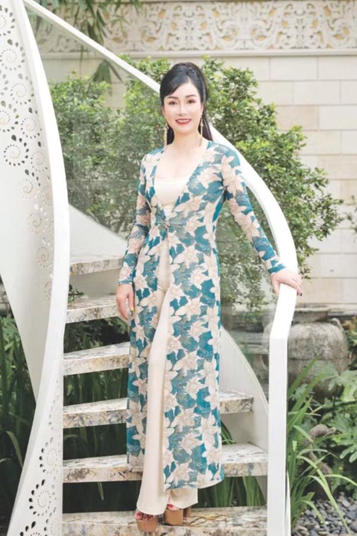 Theo thông tin mới cập nhật gần đây, ở tuổi trung niên, con cái đã trưởng thành, Hoa hậu Bùi Bích Phương vẫn tập trung cho sự nghiệp. Chị làm việc ở một quỹ của tập đoàn tại Hàn Quốc. Công việc mang lại cho chị thu nhập tốt và thỏa mãn đam mê trong việc cống hiến của chị.