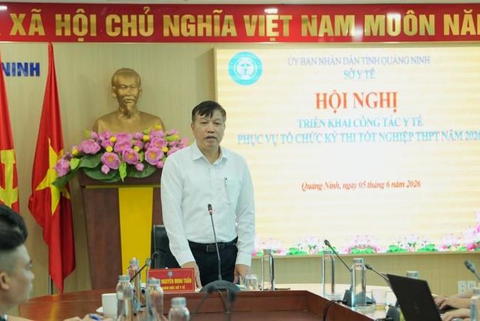 Ông Nguyễn Minh Tuấn, Phó Giám đốc Sở Y tế Quảng Ninh phát biểu tại hội nghị. Ảnh: CDC Quảng Ninh