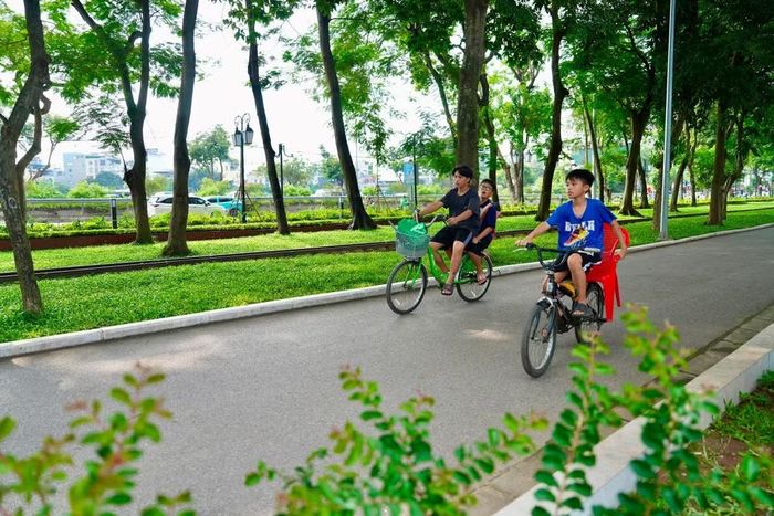 Trẻ em đến vui chơi, tiếp xúc với thiên nhiên thay vì ở trong nhà như trước đây