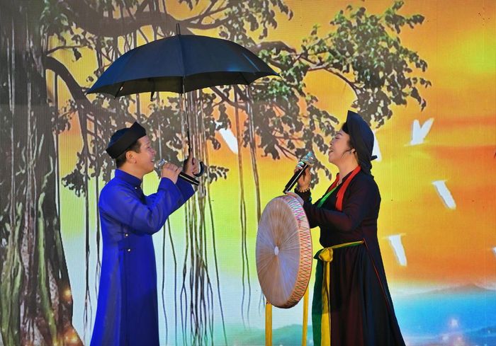 Những làn điệu Quan họ của liền anh, liền chị ngân vang giữa lòng Thủ đô.