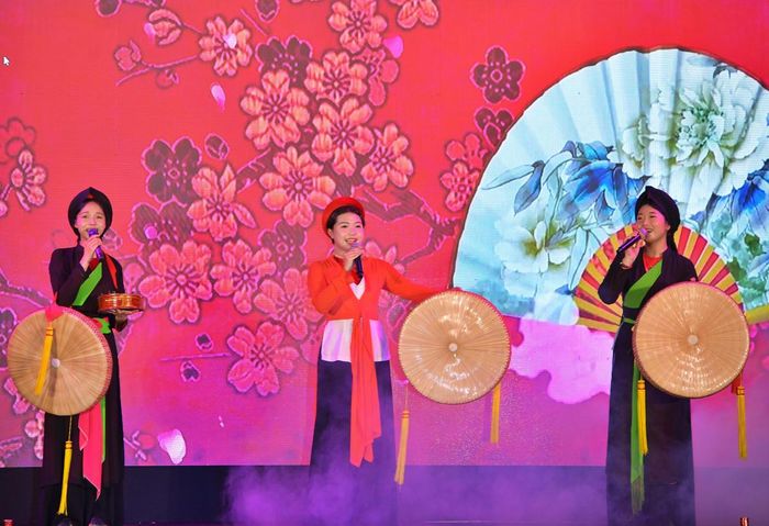 Dân ca Quan họ ngân vang trong lòng người trẻ - những người gìn giữ, tiếp nối phát huy giá trị di sản trong tương lai.