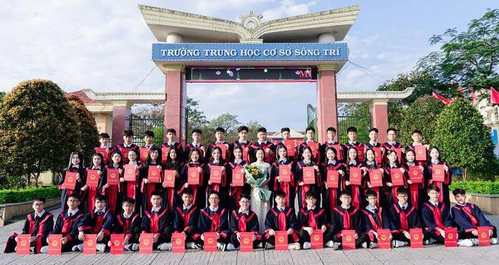 Thành tích của Lê Thùy Phương không chỉ là niềm vui của gia đình mà còn là niềm tự hào của Trường THCS Sông Trí. 