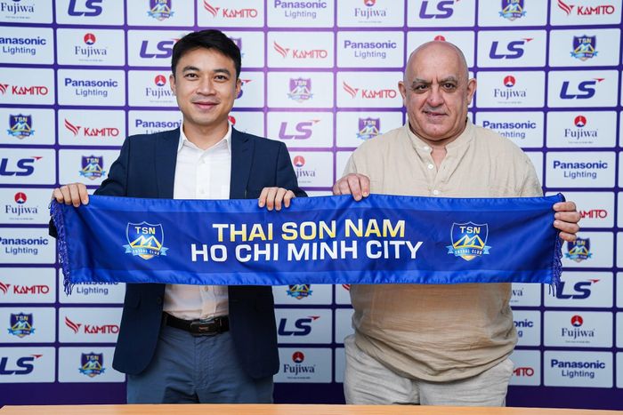 Chuyên gia Luis Fonseca, trưởng ban tuyển chọn "ngọc thô" cho futsal Thái Sơn Nam.