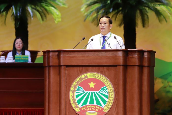  Ông Nguyễn Văn Cọp, Chủ tịch Hội Nông dân An Giang trình bày tham luận tại đại hội. Ảnh: V.LONG 
