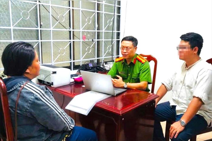  Đỗ Thị T làm việc tại cơ quan công an. Ảnh: CA 