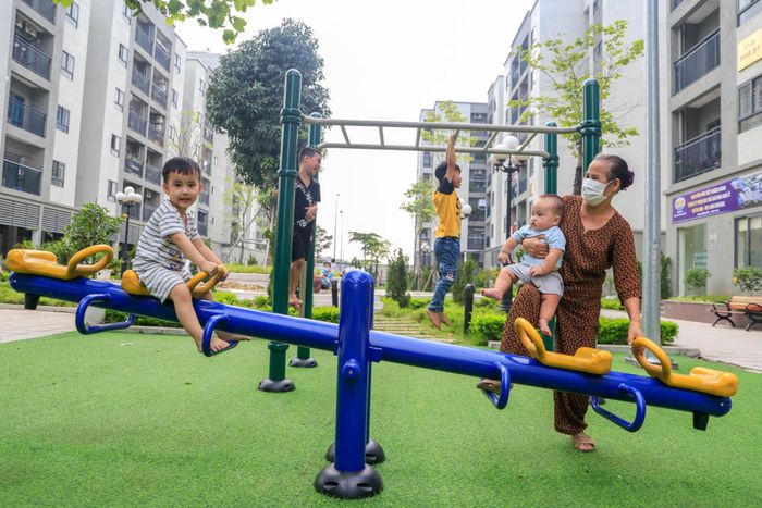 Khoảng cách giữa nguồn cung, nguồn cầu nhà ở xã hội vẫn được đánh giá là rất lớn. Ảnh: Tuấn Anh.