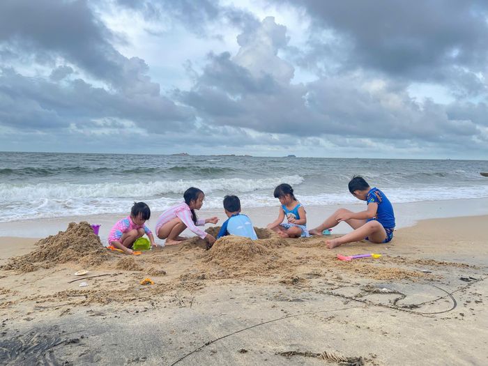  Mẹ chồng chị Ly tất bật hơn khi 5 đứa cháu nghỉ hè. 