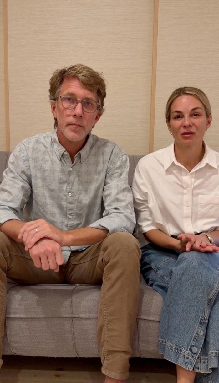  Nancy Higginbotham và Keith Higginbotham, cha mẹ của James " Weston " Higginbotham. Ảnh: Reuters. 