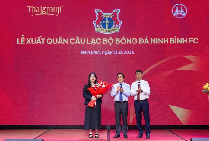 Mỹ Anh từng là một trong những chủ tịch câu lạc bộ trẻ nhất của bóng đá chuyên nghiệp Việt Nam khi mới 24 tuổi. Ảnh: CLB Ninh Bình.