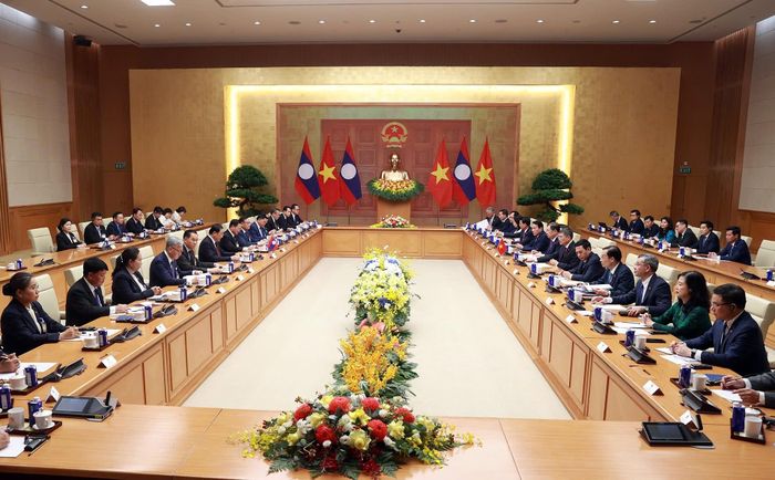  Hai Thủ tướng dẫn đầu đoàn đại biểu cấp cao hai nước tiến hành hội đàm nhằm đánh giá kết quả hợp tác thời gian qua, trao đổi các định hướng hợp tác trong giai đoạn tới. 