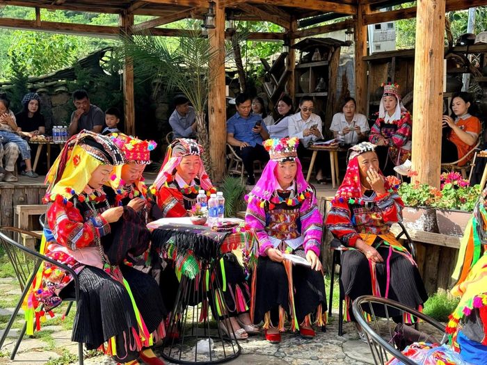 Cuộc thi nhằm tôn vinh nghề thêu truyền thống của đồng bào dân tộc Lô Lô