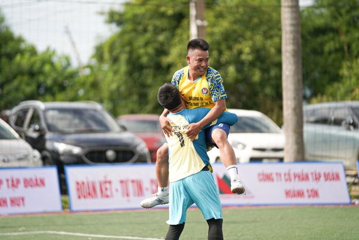 Ba điểm quý như vàng giúp Hà Tĩnh bằng điểm với FC Báo chí Thanh Hóa nhưng vượt lên nhờ chỉ số phụ, qua đó lần đầu tiên trong lịch sử giành quyền góp mặt ở trận chung kết