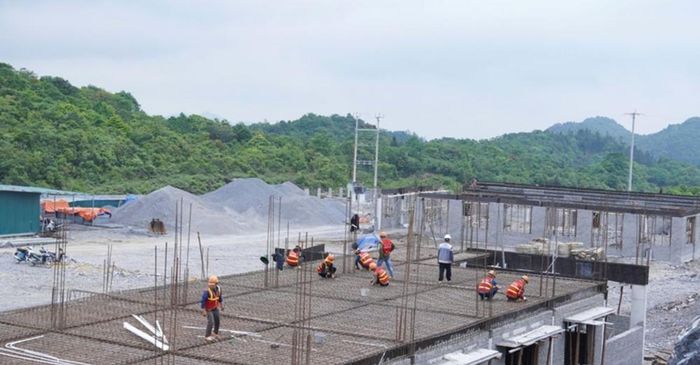 Công trình Trường Phổ thông nội trú liên cấp Tiểu học và THCS Sơn Vĩ đang được đẩy nhanh tiến độ thi công