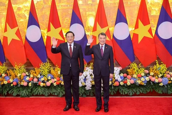 Thủ tướng Lê Minh Hưng và Thủ tướng Sonexay Siphandone