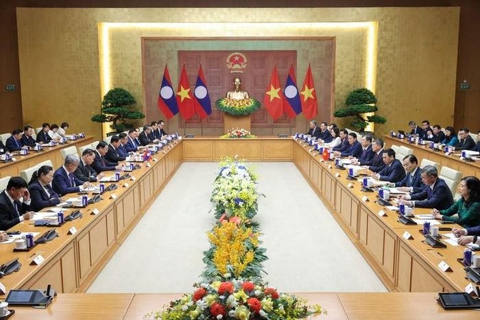 Thủ tướng Chính phủ Lê Minh Hưng và Thủ tướng Sonexay Siphandone tiến hành hội đàm